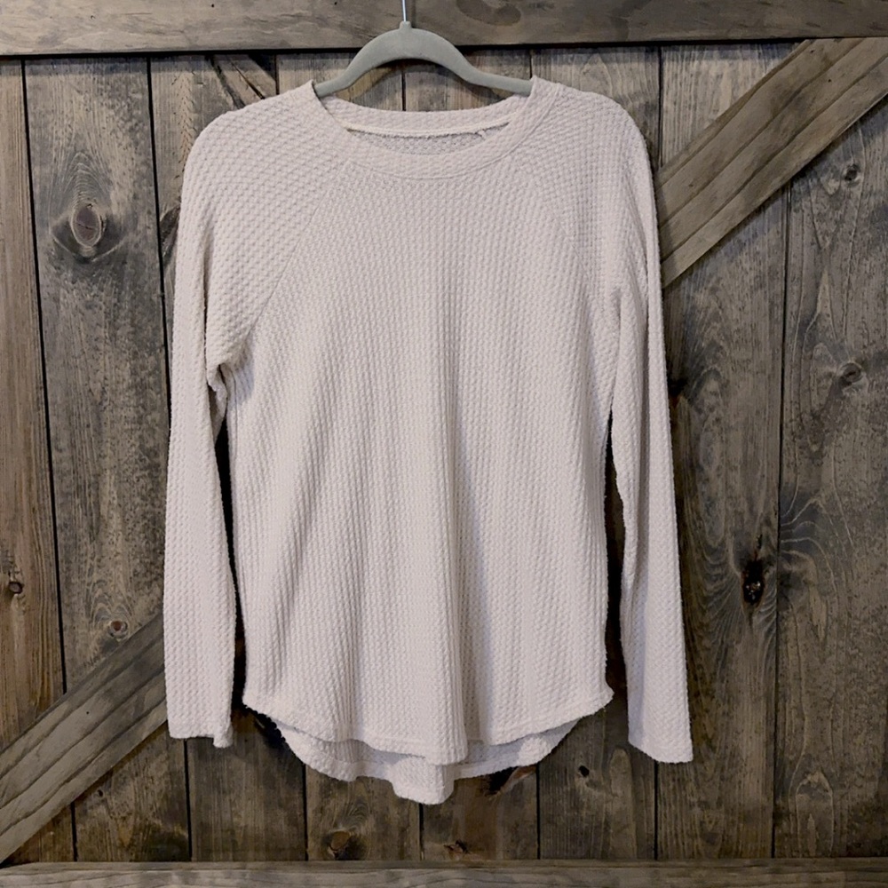 American Eagle Outfitters Cream‎ Long Sleeve Tee